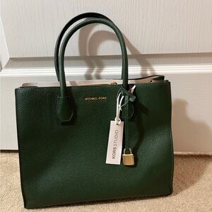 New W/tags Michael Kors Lg Forest Green Mercer tote Satchel with Gold Details